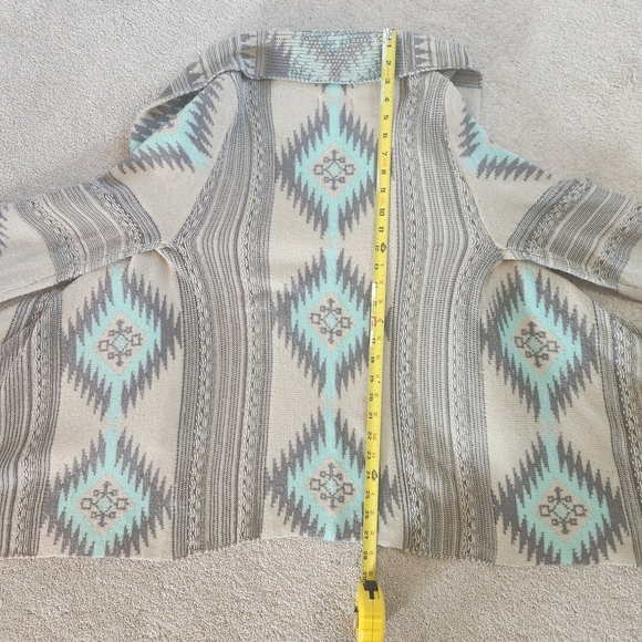 Geometric Patterned, Cascading Cardigan - Picture 7 of 12